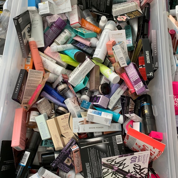 High End Lot Qty 10 Deluxe Travel Size Cosmetic Skincare Makeup Hair Samples NEW - Picture 10 of 14